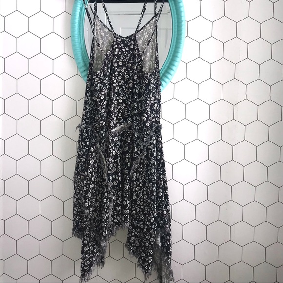 VINTAGE HAVANA Dainty Flower Print Gypsy Frayed Boho Chic Trapeze Swing Dress - Picture 3 of 9